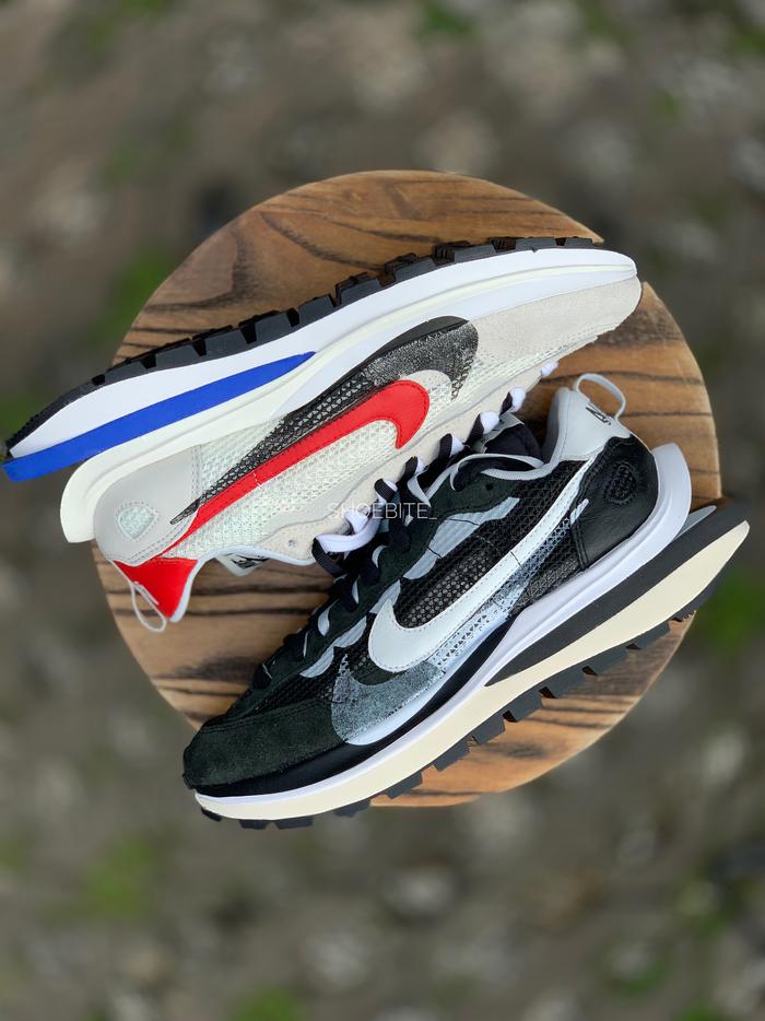 sacai vaporwaffle sail on feet