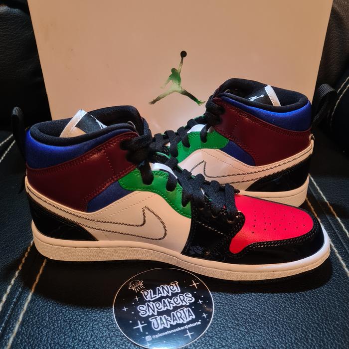 Nike Womens Air Jordan Mid SE 