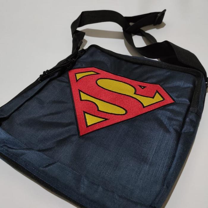 Gambar Tas Sling Bag Superman Dongker dari NewJejakShop MANADO undefined Tokopedia