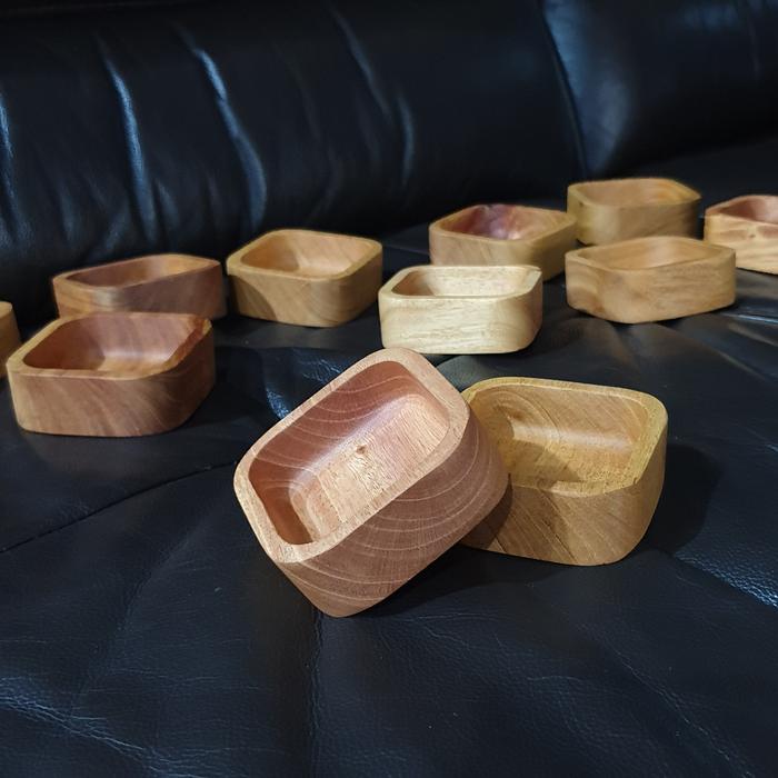 Gambar tempat sambal / saus / saos kayu 8 cm x 8cm dari solidewood undefined Tokopedia