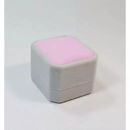 Gambar KOTAK CINCIN / RING BOX / TEMPAT CINCIN KOTAK BELUDRU SINGLE ABU-PINK dari Seira Beauty Store undefined Tokopedia