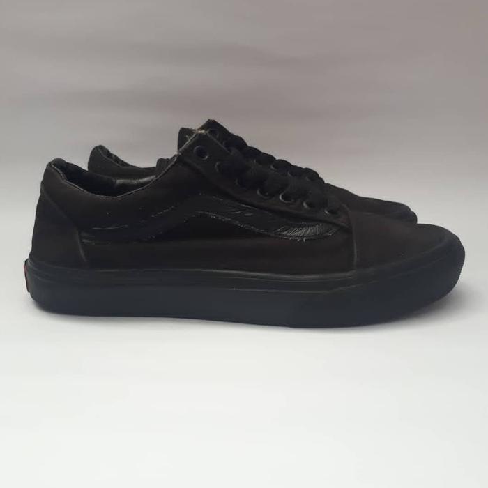 Gambar Sepatu Vans OS Full Black Second dari arteri secondbrand undefined Tokopedia