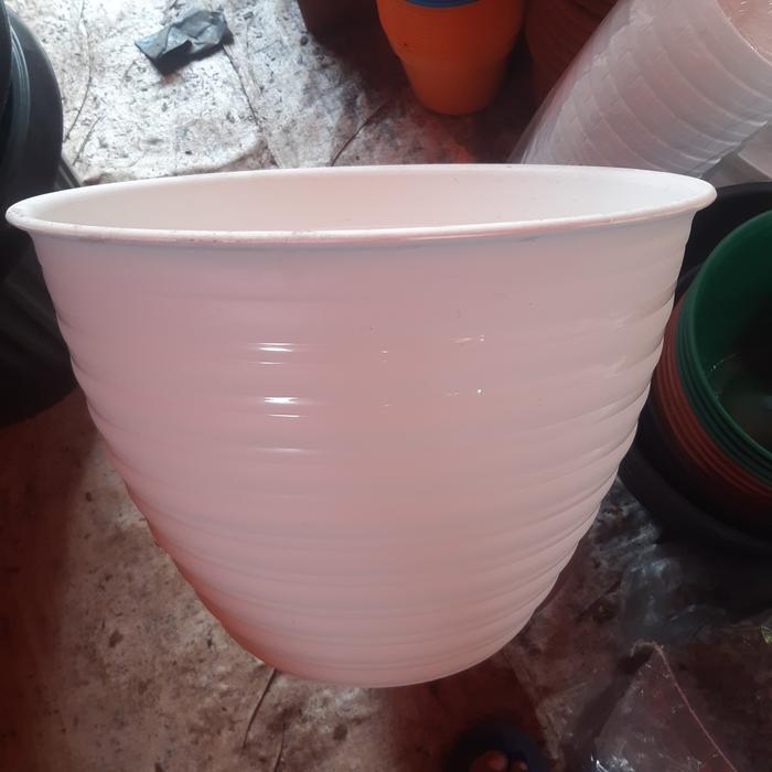 Gambar pot tawon 35cm - Putih dari raziq pot undefined Tokopedia
