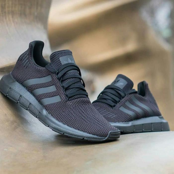 Adidas Sneaker All Black Swift Run Adidas Black Adidas Running