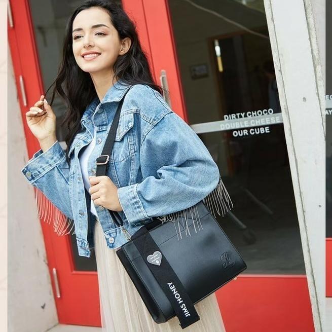 Gambar ERISKA BAG JIMS HONEY ORI TAS SELEMPANG WANITA WATERPROOF IMPOR KOREA - BLACK dari HANAYO ESSENTIALS undefined Tokopedia