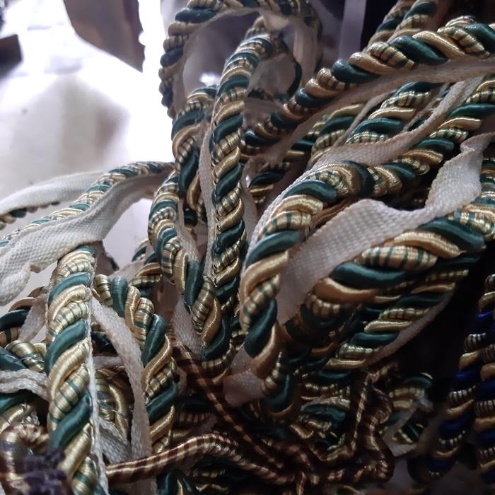 Gambar Tali Kur Sofa Emas - Hijau dari MATAHARI FOAM undefined Tokopedia