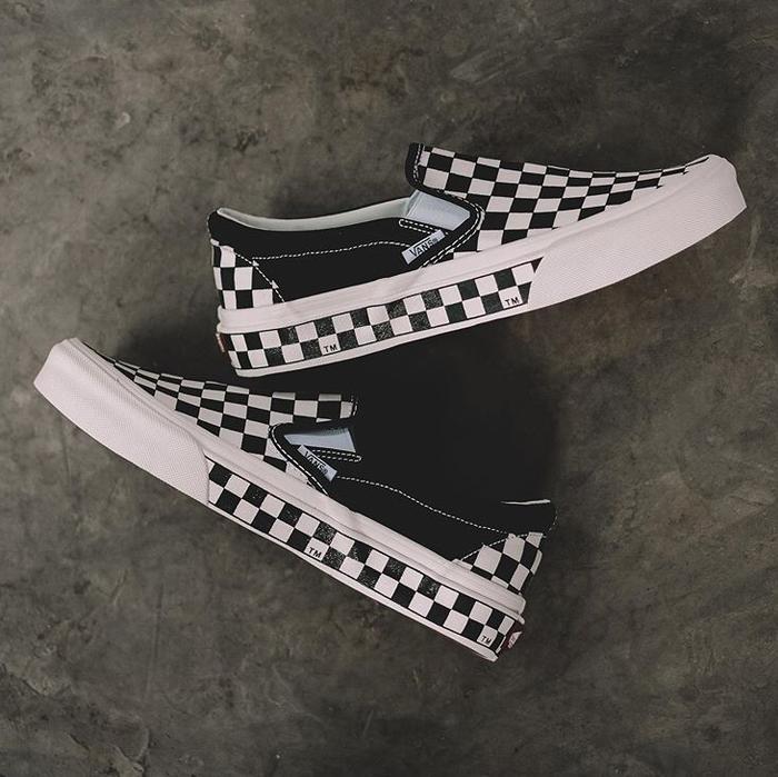 Jual vans slip on nextor checkerboard side wall Kab