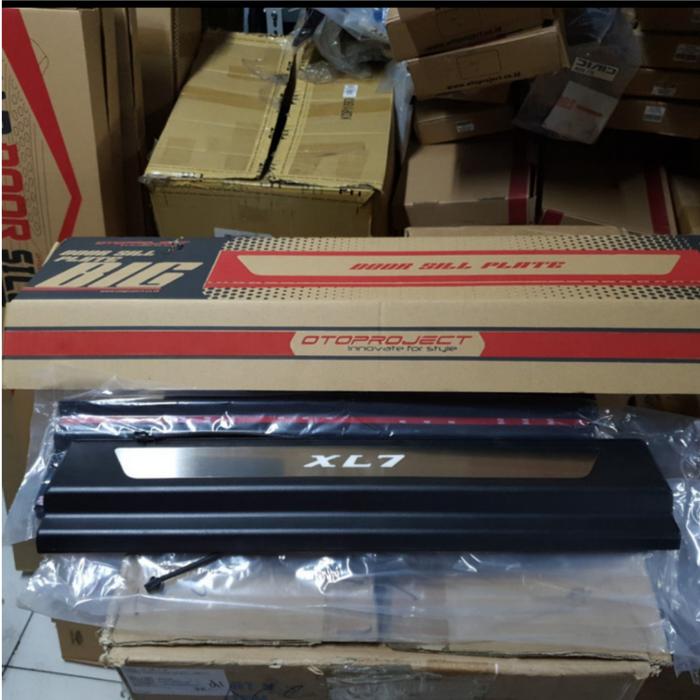 Jual Sillplate / Sill Plate Samping Pintu Suzuki XL7 With Led Ori