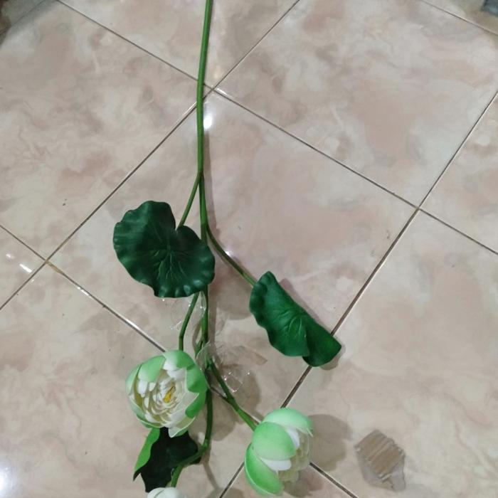 Gambar bunga teratai artificial bunga plastik bunga hias - Putih dari Fatih Bunga Dekorasi undefined Tokopedia