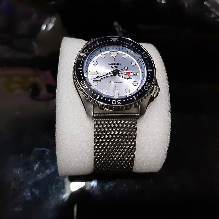 Jual Seiko Sports SRPE77K1 Light Blue Dial Stainless Steel Strap