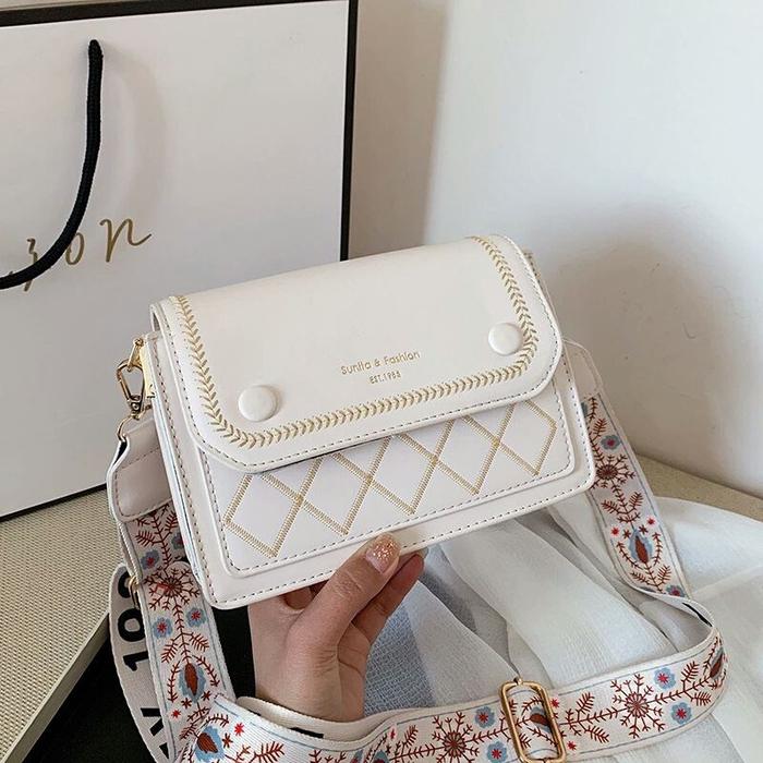 Gambar Tas Selempang Wanita Pesta Terbaru Keren Kekinian Terbaru Import Batam - BEIGE dari Al Rizkishop undefined Tokopedia