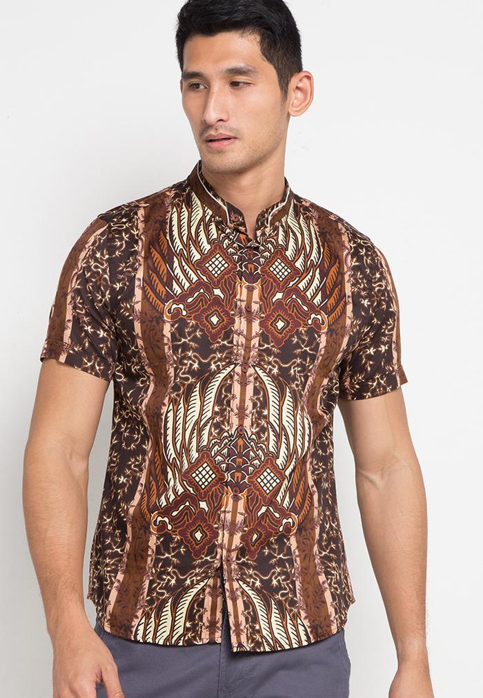Gambar MOC BOMBAST-BROWN Kemeja Pria Lengan Pendek Slim Fit - S dari MOC Indonesia undefined Tokopedia