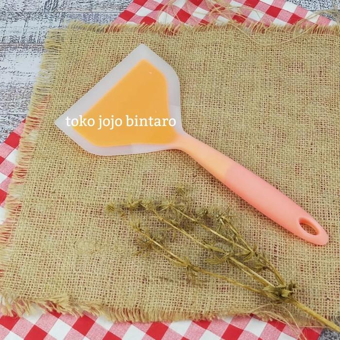 Gambar SPATULA PIE SPATULA PIZZA SILICONE FOODGRADE SPATULA SERBAGUNA SSW0132 - Orange dari toko jojo bintaro undefined Tokopedia