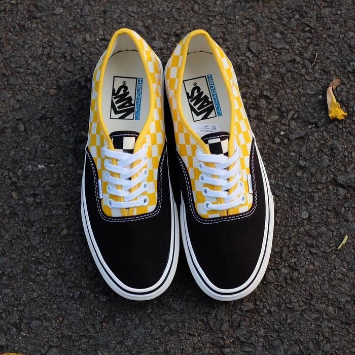 Authentic Vans High Top Sunflower Vans Vans Shoes Vans Authentic