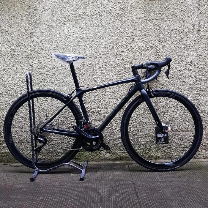 Jual roadbike giant tcr adv 2+ kom 2021 