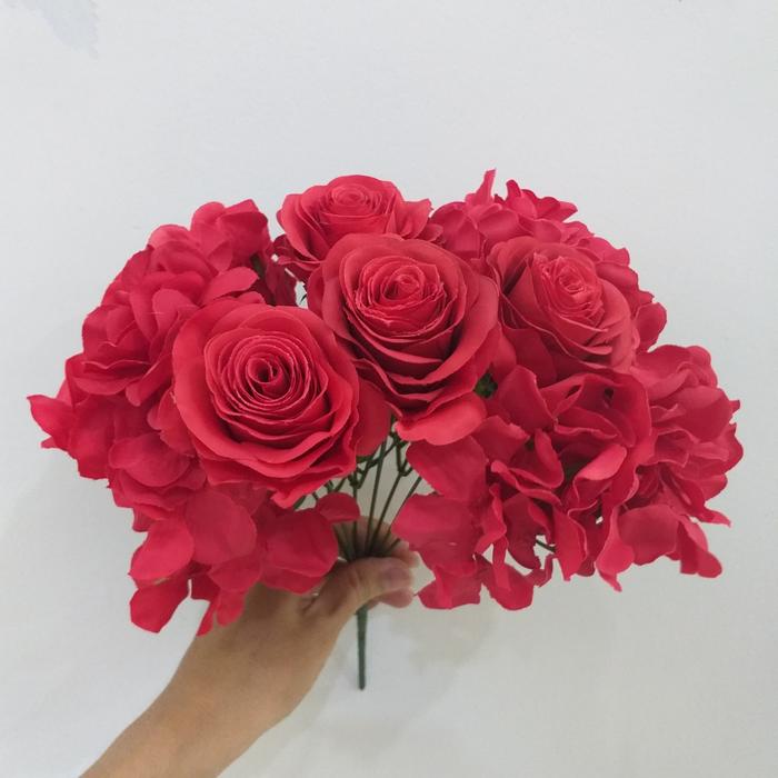 Gambar mawar hortensia artificial - rose hortensia artificial - bunga palsu - Merah dari All Nice Flower and Decoration undefined Tokopedia