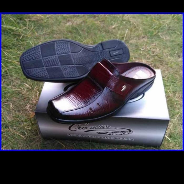 Gambar sepatu sandal pria kulit asli sepatu selop pria crocodile kulit - Merah, 39 dari Suka_jualan undefined Tokopedia