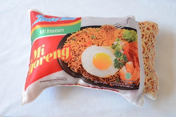 Gambar Bantal Mie Indomie - bantal murah empuk dan sangat nyaman Super Unik - mie goreng dari Trend Flower undefined Tokopedia