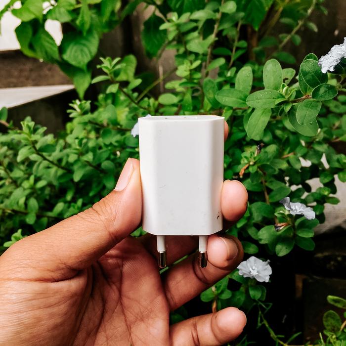 Gambar adaptor charger second bekas iPhone 5w 5 watt original apple iBox - Mulus dari Winning Phone undefined Tokopedia