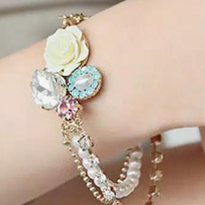 Gambar gelang mutiara bunga resin dari dazzleshoppedia undefined Tokopedia