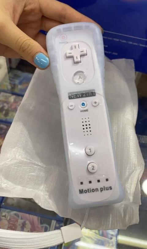 Gambar White Wii Remote Controller Motion Plus & Nunchuck Controller - Nunchuk Only dari Supersonicgamestore undefined 3 Tokopedia