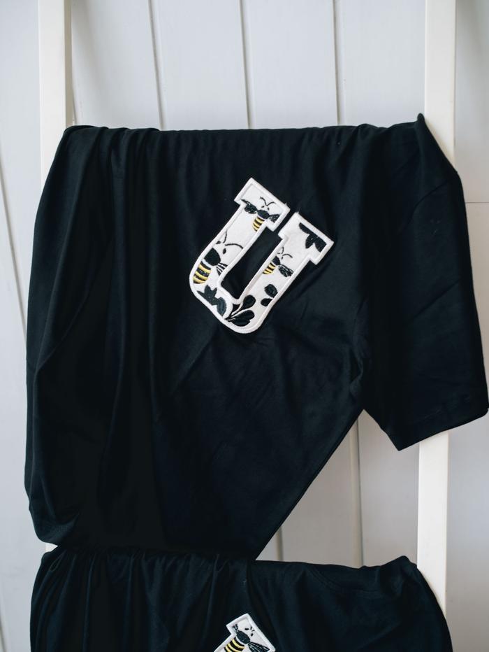 Gambar KIDS INITIAL TEE BY THE OVERTEE - HURUF U dari The Overtee Official Shop undefined Tokopedia