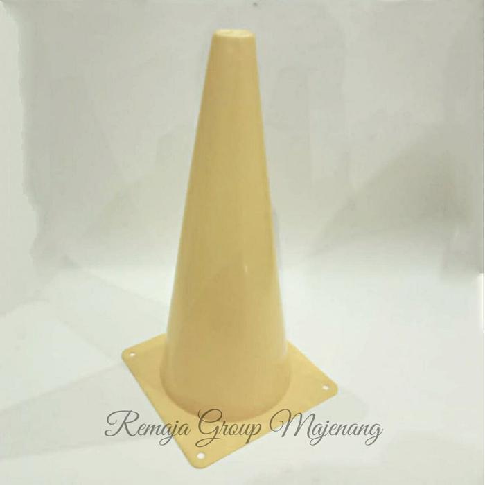 Gambar CONE KERUCUT KUN KERUCUT ALAT OLAHRAGA KUN KERUCUT BAHAN TEBAL - Kuning dari REMAJA GROUP MAJENANG undefined Tokopedia