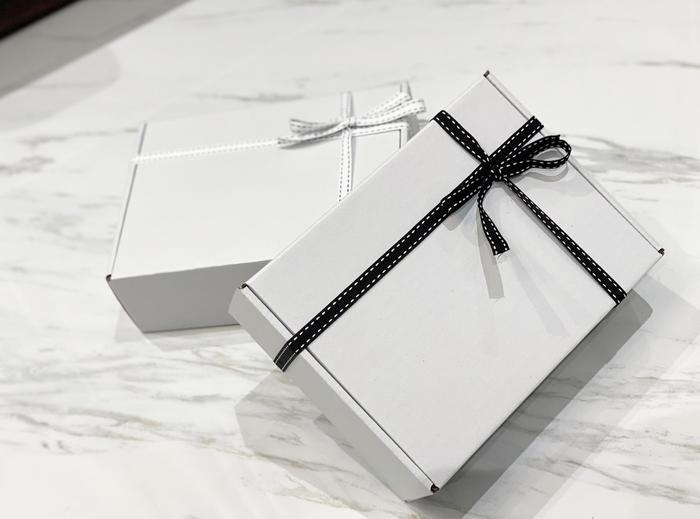 Gambar Savana Beachwear - GIFT BOX + Card - Medium (1-3pcs) dari Savana Beachwear undefined Tokopedia