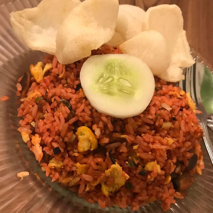 Gambar Nasi Goreng Ayam - Merah, Tidak pedas dari Mak Wok Makassar undefined Tokopedia