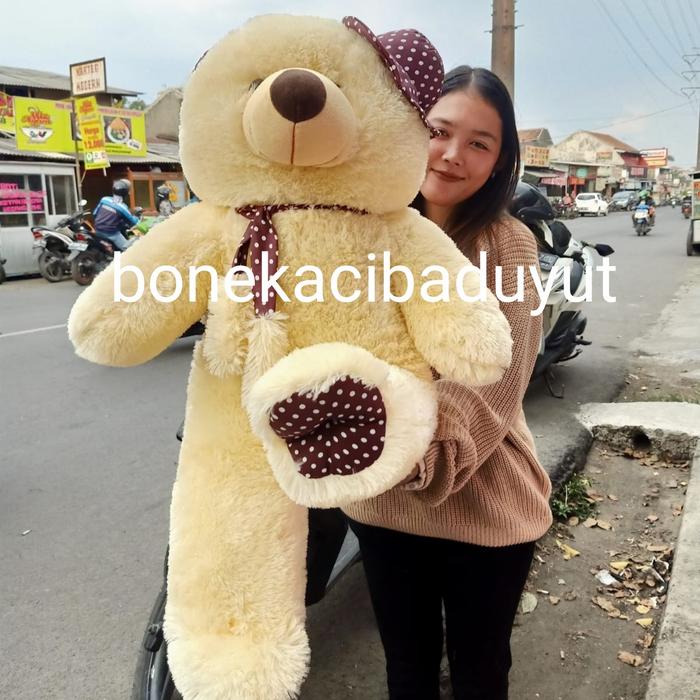 Gambar Boneka Beruang Topi Syal Besar murah - cream dari bonekacibaduyut undefined Tokopedia