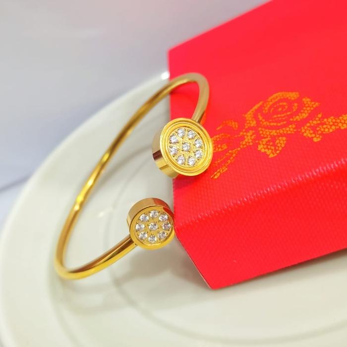 Gambar GELANG KESEHATAN LOGAM EMAS,ENERGI MAGNETIK BERKUALITAS PERHIASAN ANTI - silver dari MarkasNYATitaniumACC undefined Tokopedia