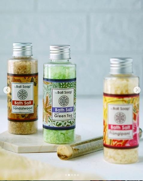 Gambar BATH SALT NATURAL NE BALI by BALI SOAP 100% ASLI 110GR - Frangipani dari OlehOleha88 undefined Tokopedia