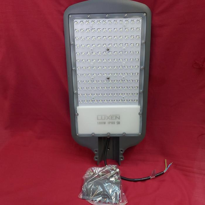 Gambar PJU100SLM Lampu Jalan PJU Tembak LED 100W Luxen dari Pojok Jaya Elektrik undefined Tokopedia