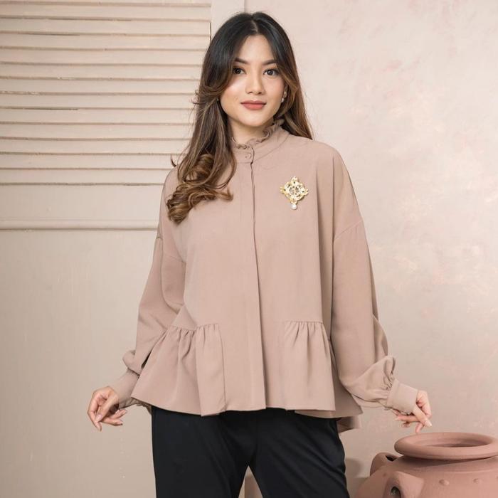 Gambar LANA SHIRT, ANA SHIRT & ALICE BLOUSE BY WEARING KLAMBY - ALICE/ALMOND, XL-XXL dari Fatly undefined Tokopedia