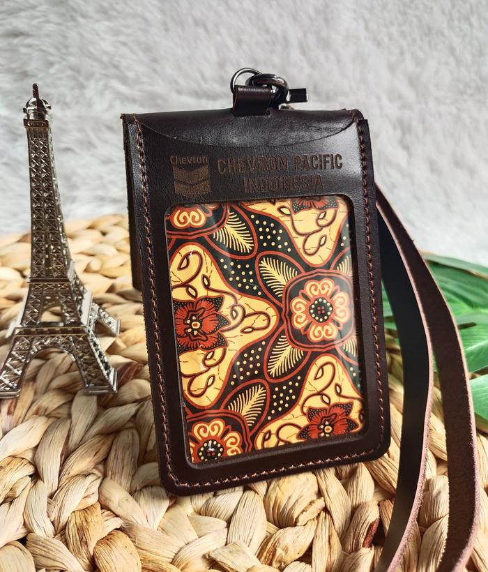 Gambar NAME TAG Kulit Card Holder Kulit Name tag LOGO & NAMA - CV03, Coktu Nama+logo dari Leon Leather undefined Tokopedia