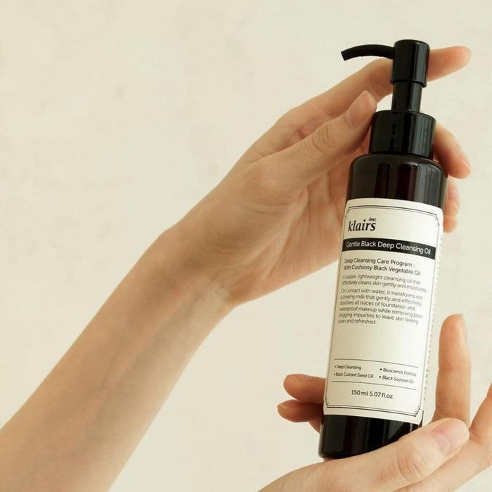 Gambar KLAIRS GENTLE BLACK DEEP CLEANSING OIL PEMBERSIH MAKE UP ORIGINAL KORE - FULL sz150ml dari koreangrosircom undefined Tokopedia
