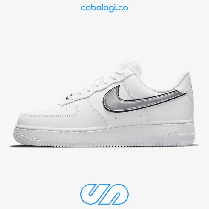 NIKE WMNS Air Force '07 Essential White Metallic Silver Black Womens 36