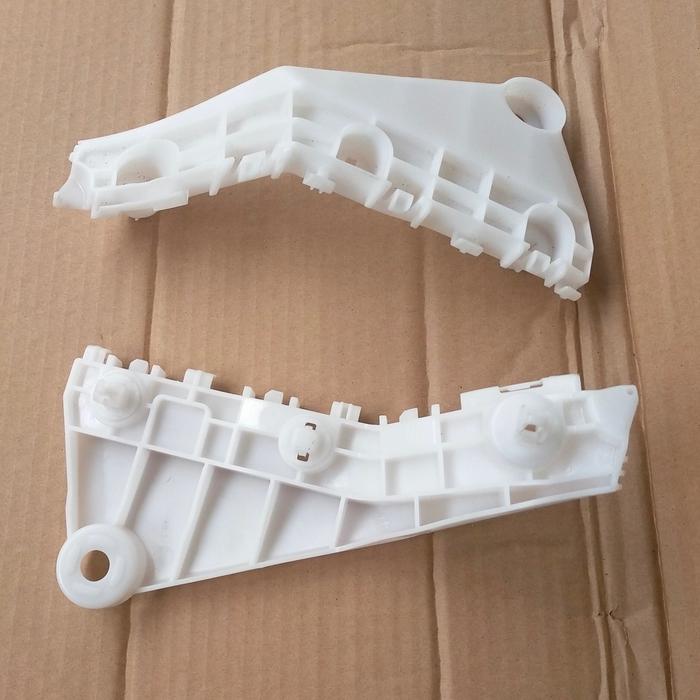 Gambar Breket bemper bracket bumper depan Mitsubishi Xpander original dari JayaMotorAuto undefined Tokopedia