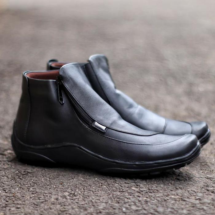 Gambar sepatu kulit asli pria boots resleting cevany cora casual biker kerja - Hitam, 39 dari CV.ARTHA NIAGA SATYA undefined Tokopedia