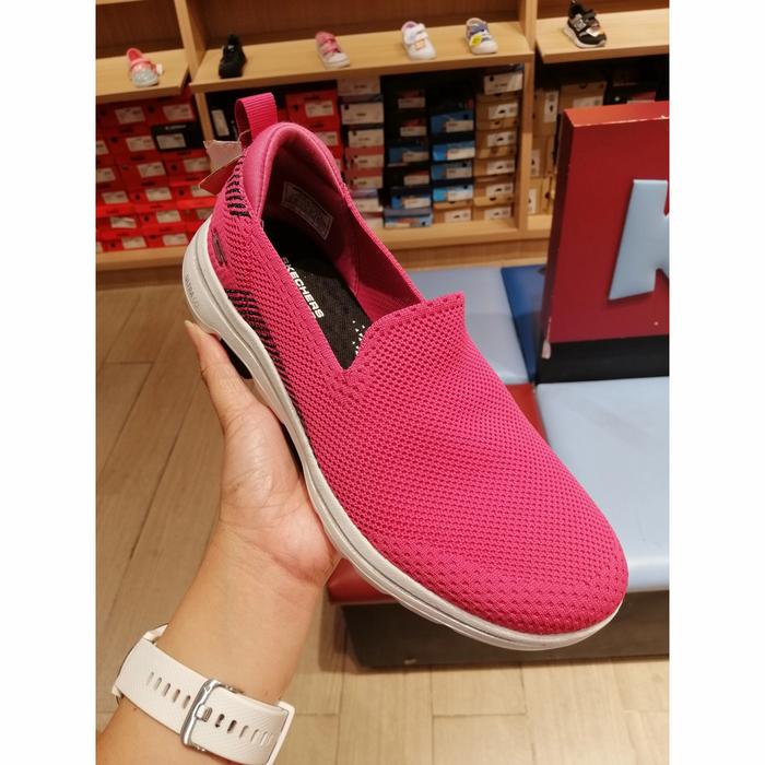 Skechers 15900/PKBK. skechers Go Walk 
