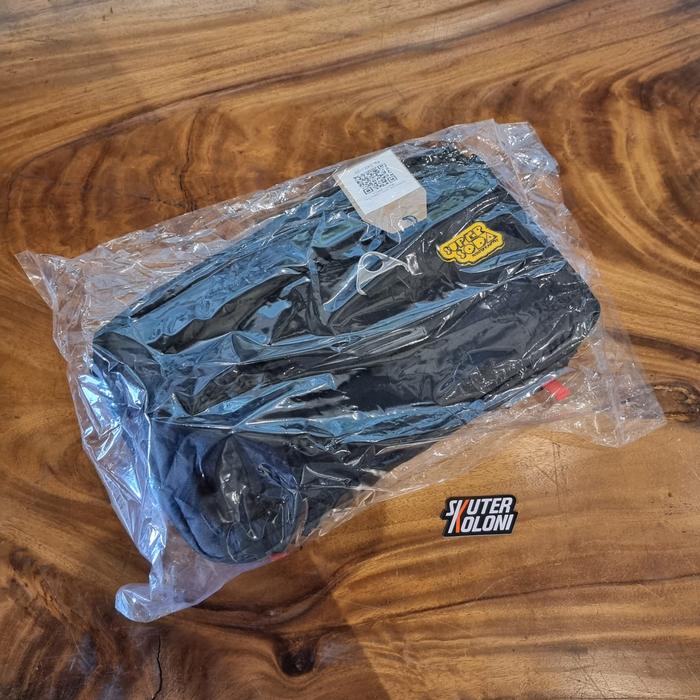 Gambar Supersoda Tas Bagasi Depan Bag sling bag Vespa Classic Modern - Black dari skuterkoloni undefined Tokopedia