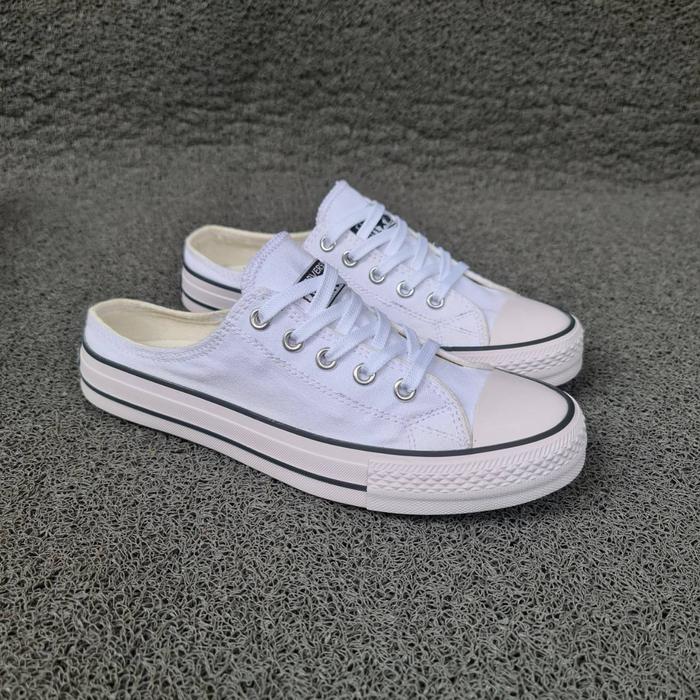 Gambar Sepatu Converse bustong putih hitam slipnon / slop 36-40 grade ori - BUSTONG PUTIH, 38 dari Abut shoes undefined Tokopedia