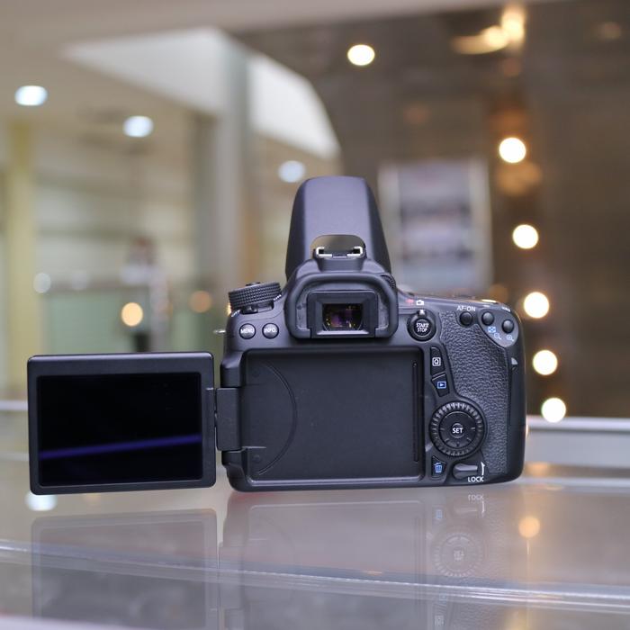 Gambar Canon 70d Canon eos 70d body - 70D body only dari SAKURA CAMERA undefined Tokopedia