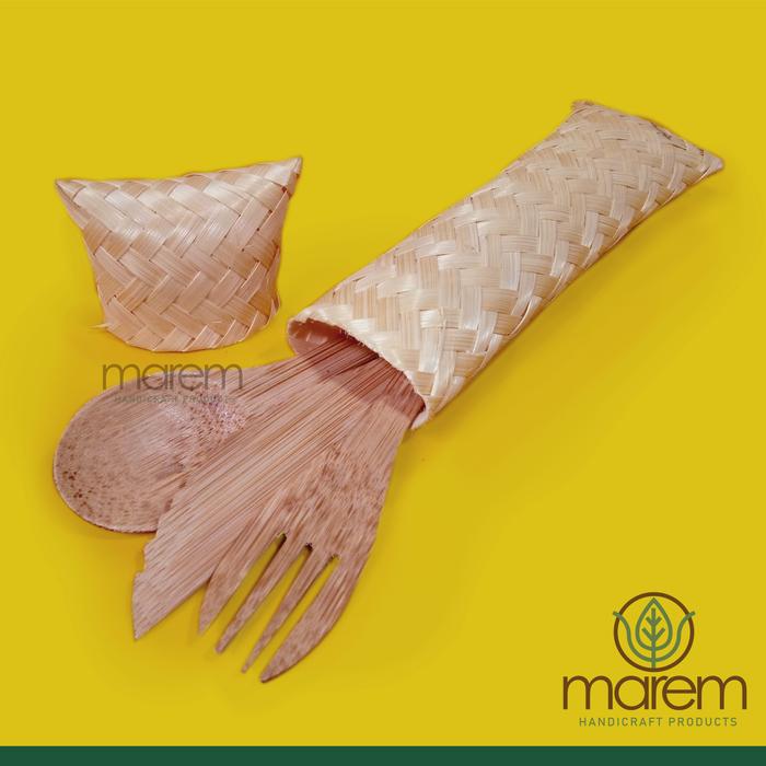 Gambar sendok garpu bambu pisau - SENDOKSET+POUCH dari marem.id jogja undefined Tokopedia