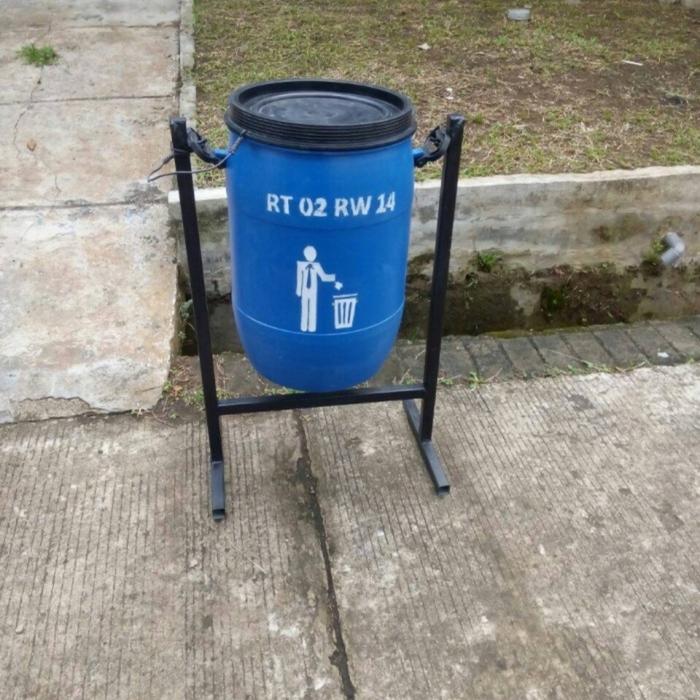 Tempat Tong Sampah Plastik 60 liter Tong Sampah Kuat Anti Rayap For Perumahan Kantor Pabrik