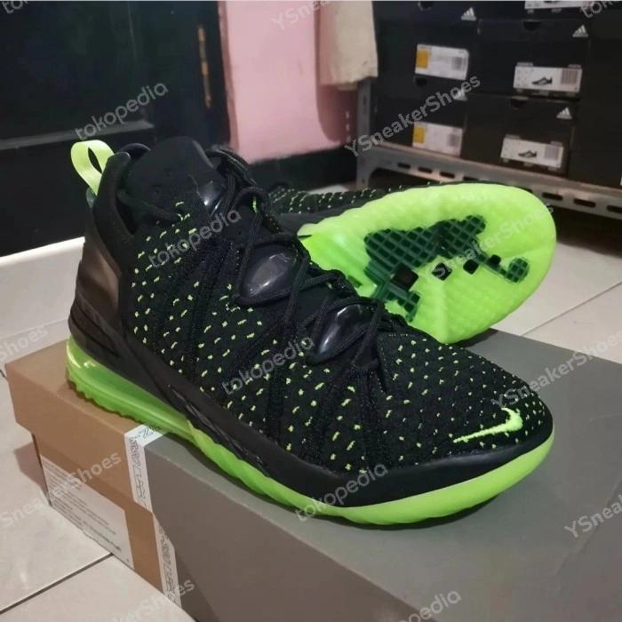 dunkman lebron 18