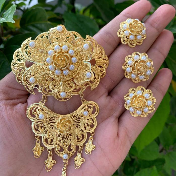 Gambar SET BROS ALPAKA AKSESORIS KEBAYA BALI GA 623 - Putih dari Jepun Ayu Bali undefined Tokopedia