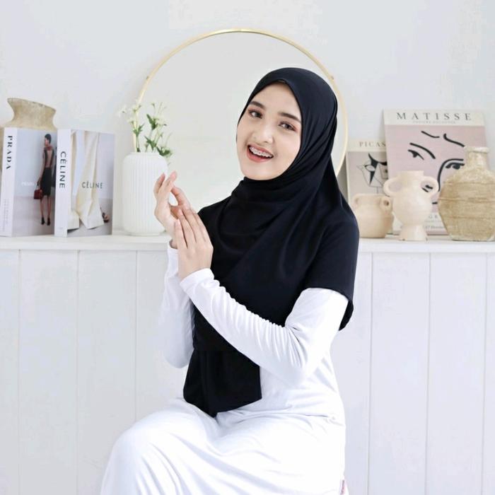Gambar Pashmina instan kerudung pasmina Turki Jersey Jilbab panjang Premium - Black dari sabila_hijab.id undefined Tokopedia