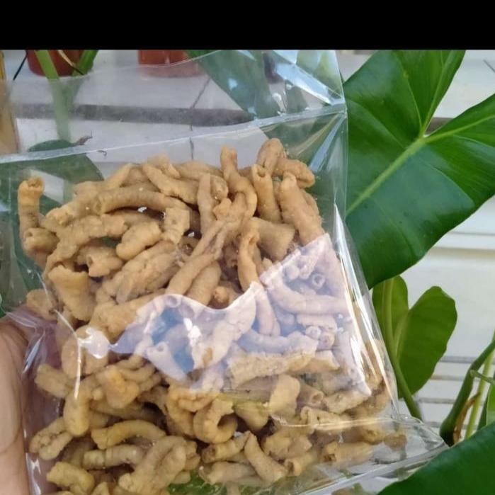 Gambar kripik usus ayam dari Kurnia Jaya Snack undefined Tokopedia