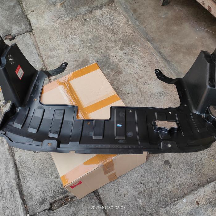 Gambar Cover engine cover dek bawah mesin Honda Jazz gd3 2003-2007 genuine dari HONDA FIRANIA undefined Tokopedia